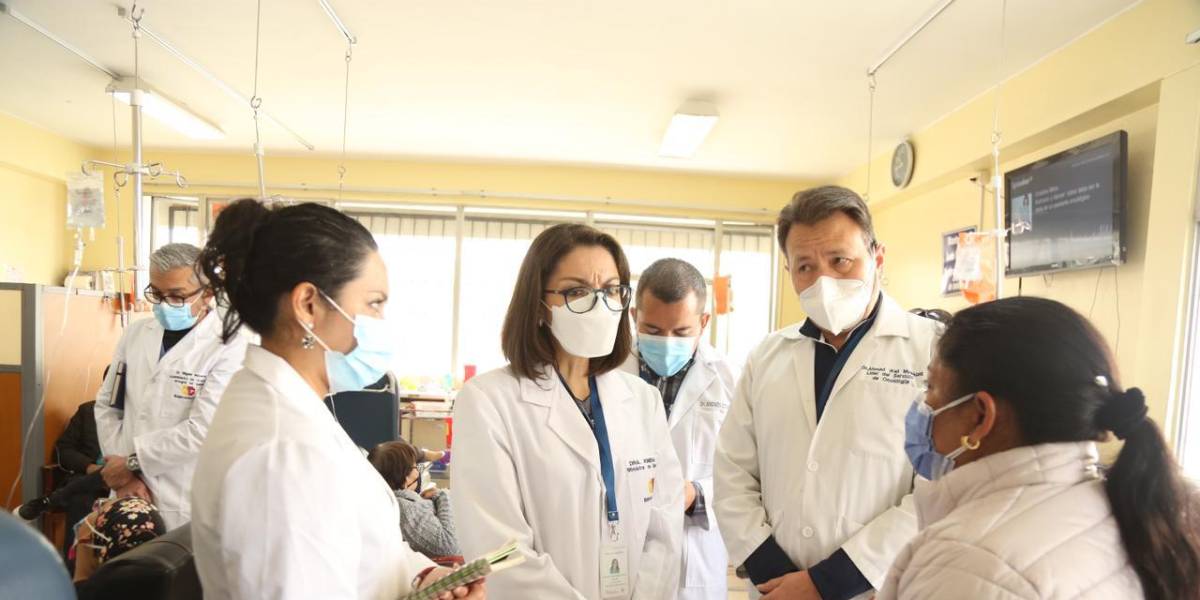 Ministra de Salud afirma que hay 32 millones de vacunas contratadas