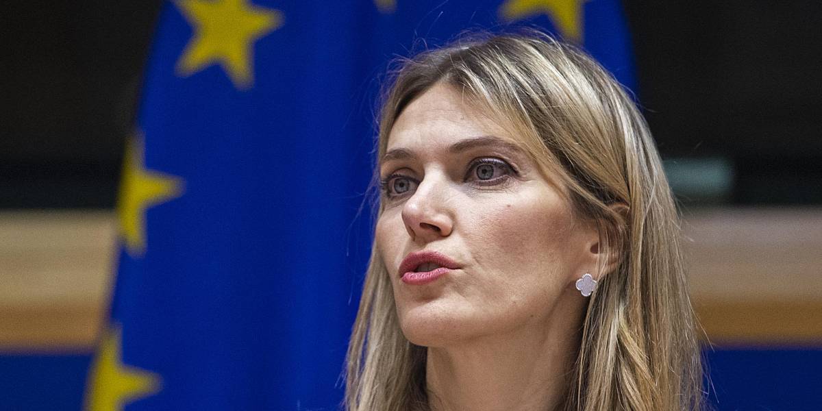 Visa Schengen: Eurodiputada acusada de corrupción seguirá detenida