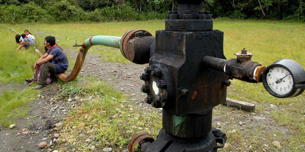 Petroecuador suspendió la licitación para reactivar pozos petroleros en el país