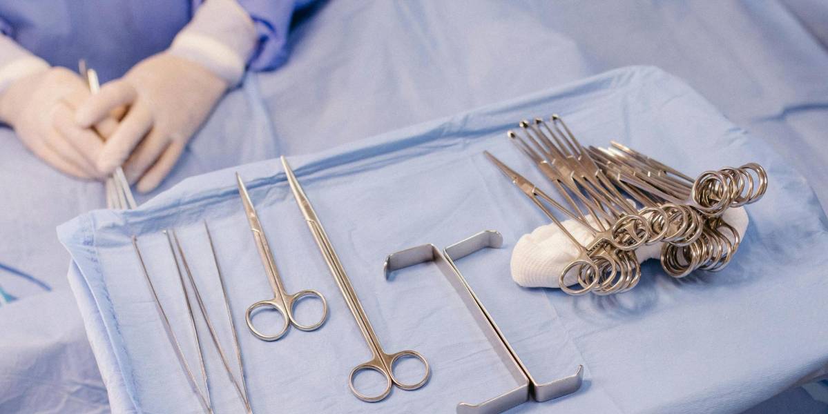 Una cirujana estética fue sentenciada a prisión por una mala práctica médica en Quito