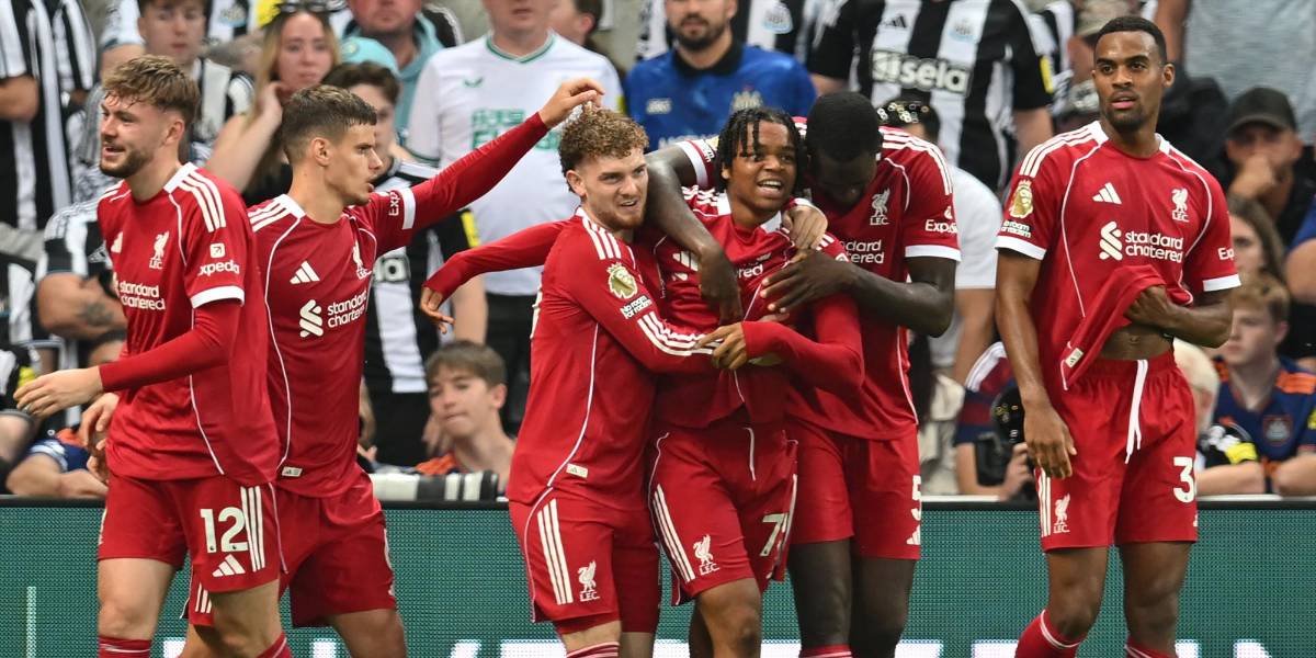 Liverpool, en el último minuto de juego, venció al Newcastle por la Premier League