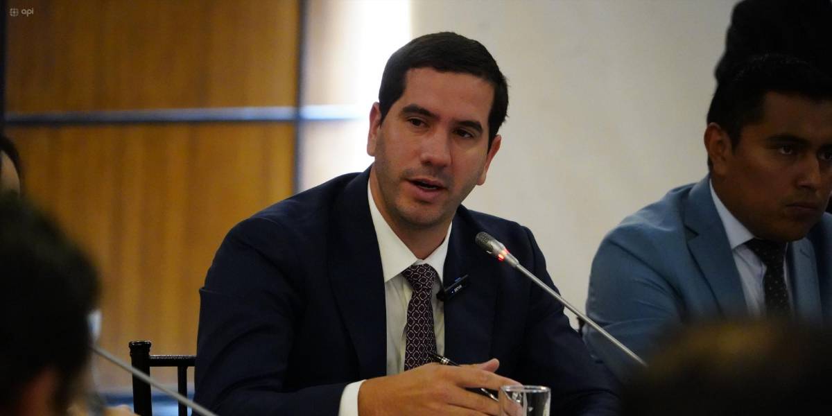 Roberto Luque, ministro de Energía: Yo no negocio el precio (de la electricidad) con Colombia