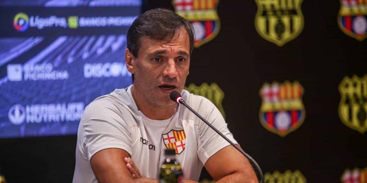 Bustos sobre Leonel Quiñónez: Hay que apoyarlo, nuestro trabajo es que vuelva a ser el jugador por el cual hicimos fuerza para traerlo