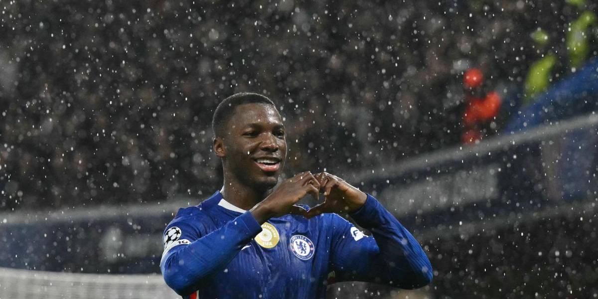 Moisés Caicedo, elegido como mejor jugador de octubre en el Chelsea