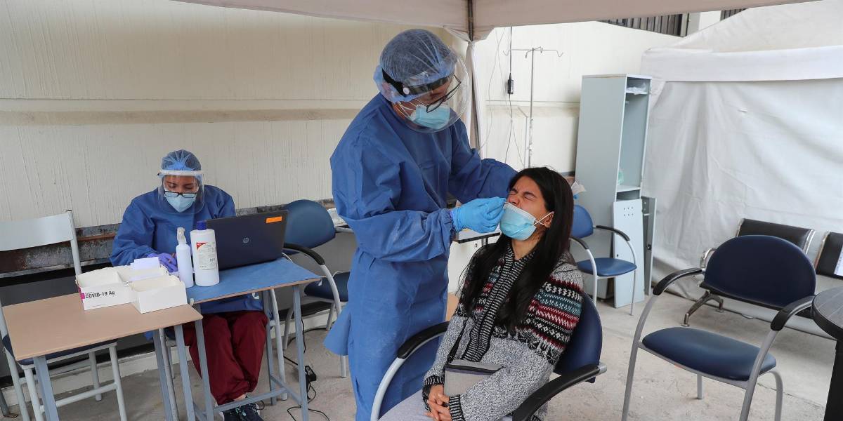 Ecuador cerró el 2021 con una cifra acumulada de 549.418 casos de COVID-19