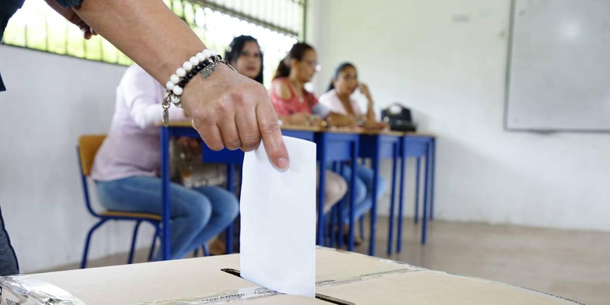 429 165 electores habilitados en el exterior para el Referéndum y Consulta Popular 2024