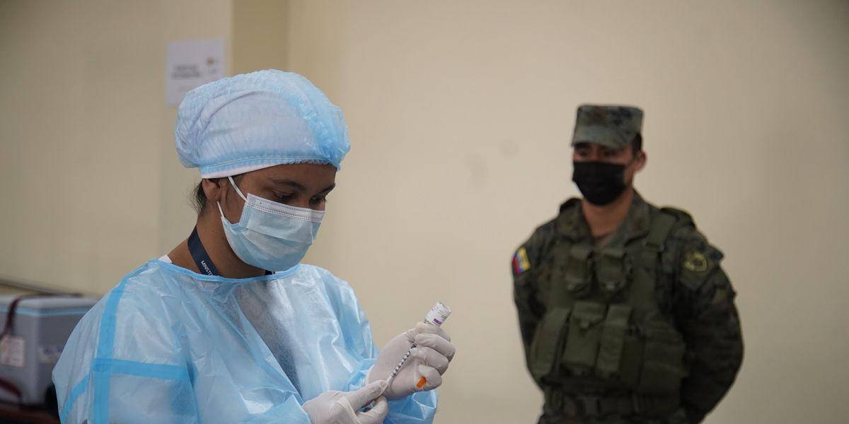 Solo 272 mil personas han recibido las dos dosis de vacuna contra COVID-19