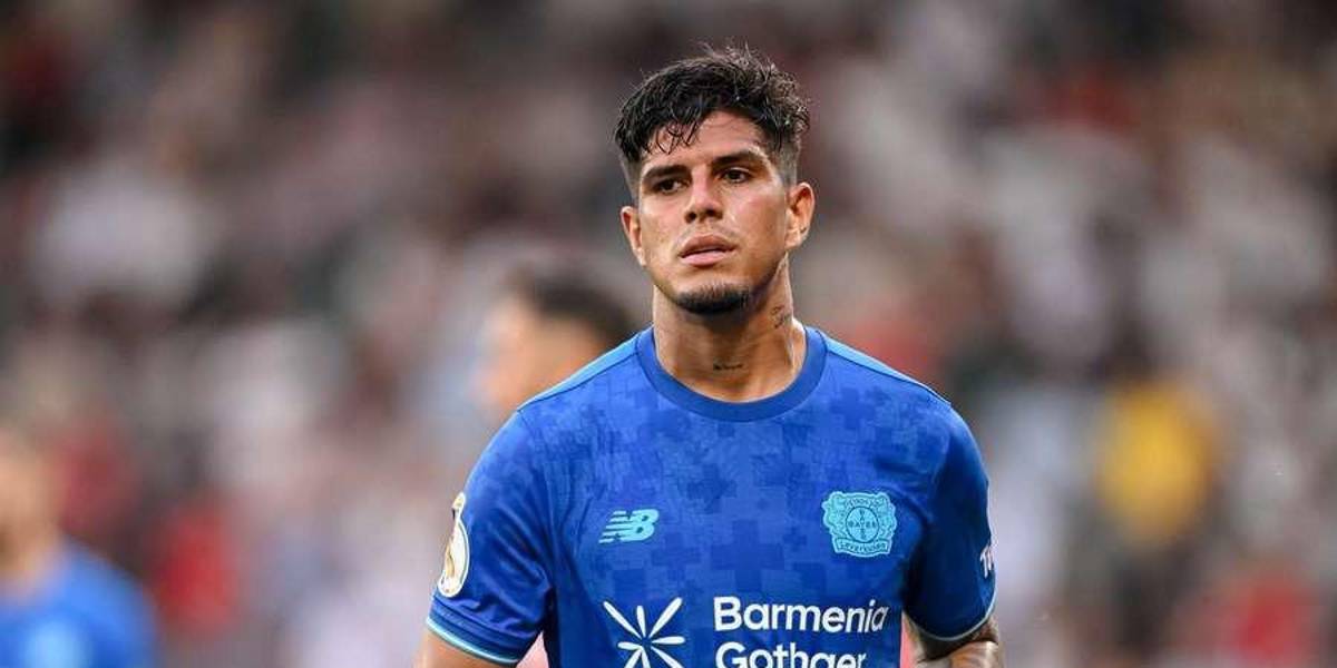 El Arsenal quiere robarle el fichaje de Piero Hincapié al Tottenham