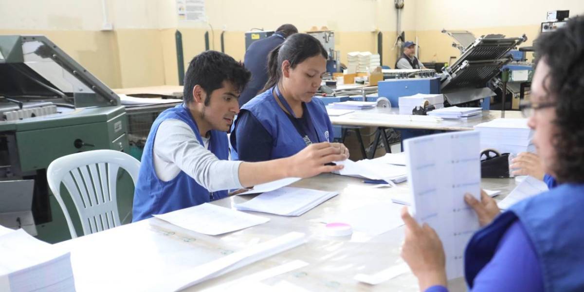 Elecciones Ecuador 2023: el CNE pondrá a prueba su sistema informático y de escrutinios