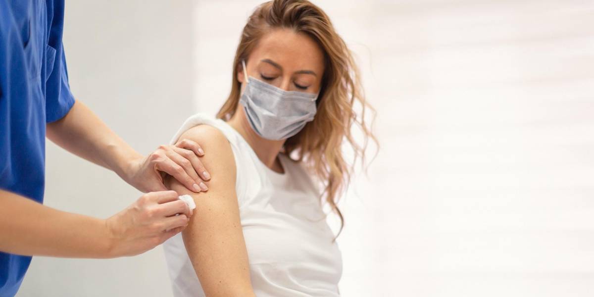 Las vacunas protegen más a las embarazadas y a los bebés si se administran en el tercer trimestre