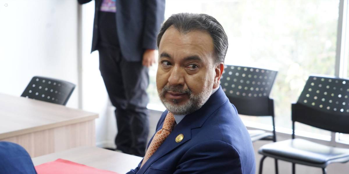 Néstor Marroquín declina seguir con el proceso de revocatoria contra Pabel Muñoz