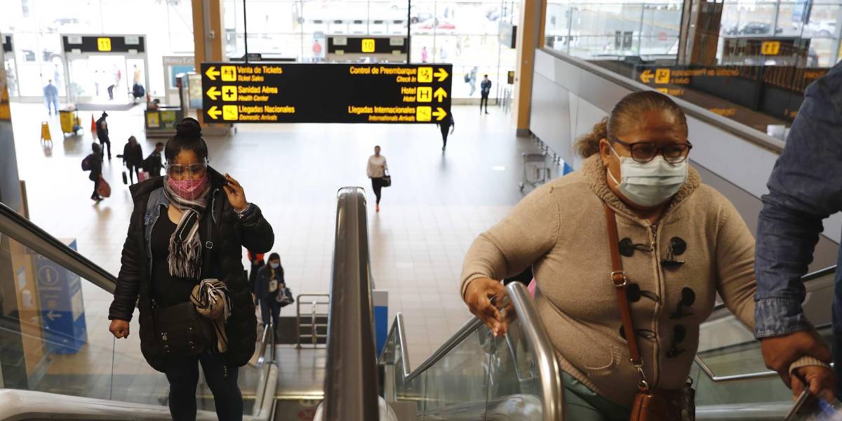 Perú ordena el uso obligatorio de mascarillas ante nueva ola de covid-19