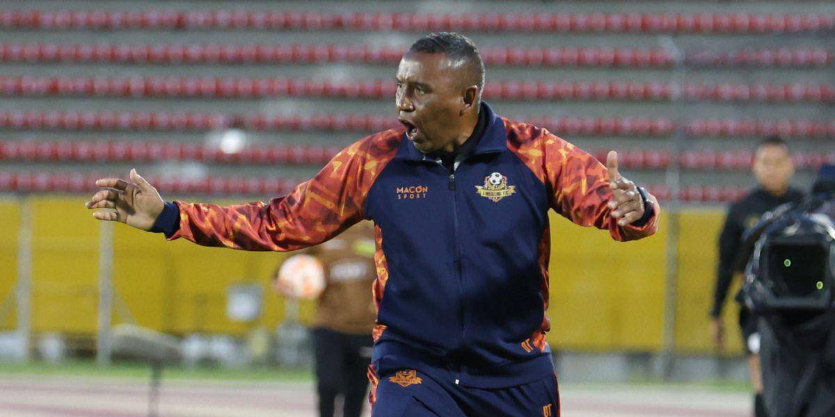 Se queda: Libertad renueva a Juan Carlos León hasta 2026