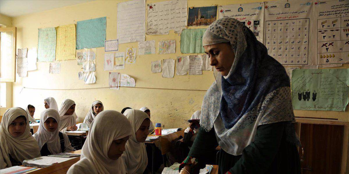 Afganistán: 82 niñas fueron envenenadas en dos colegios