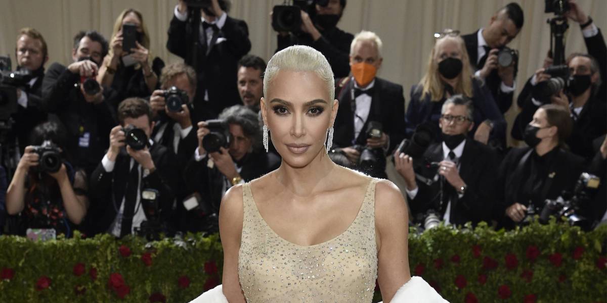 Kim Kardashian, multada por promover una criptomoneda en Instagram