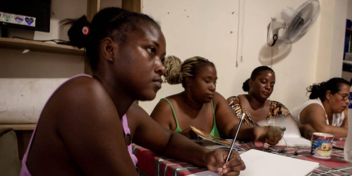 Mujeres de cinco barrios vulnerables de Guayaquil son parte de programa internacional