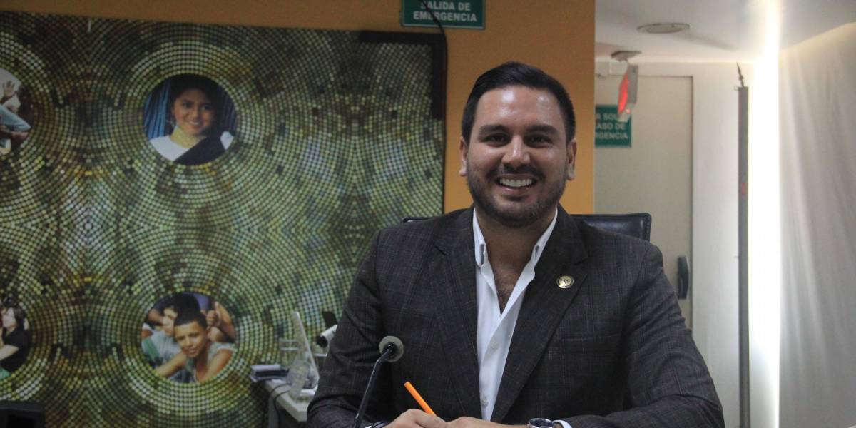 ¿Quién es Andrés Fantoni, el nuevo presidente del CPCCS?
