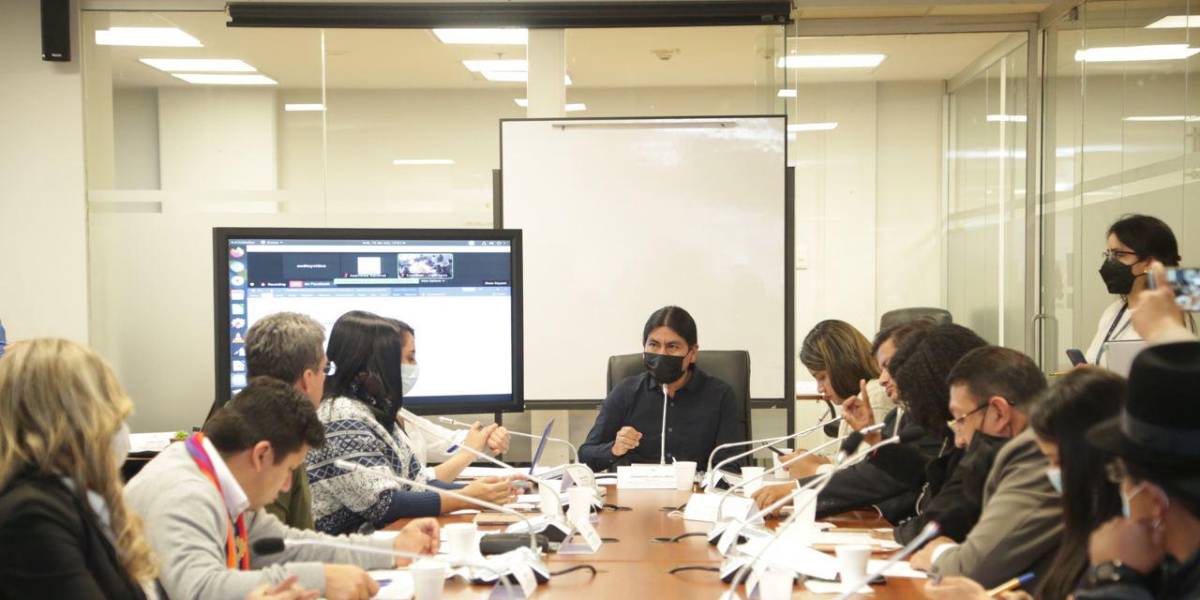 Comisión aprueba presencia de observadores internacionales en caso Pandora Papers