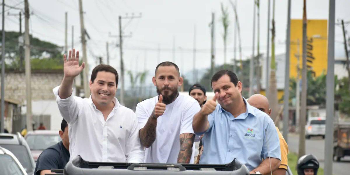 Hermano de 'chito' Vera promociona su precandidatura con la imagen del peleador