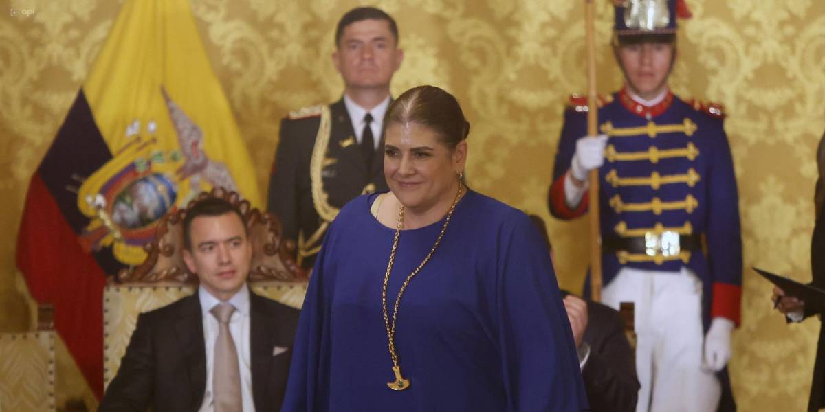 Daniel Noboa le dio la nacionalidad ecuatoriana a Mónica Palencia antes de nombrarla ministra de Gobierno