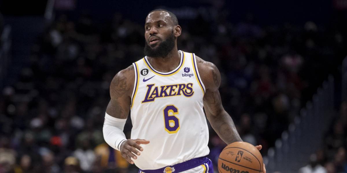 LeBron James, décimo jugador con más partidos en la historia de la NBA