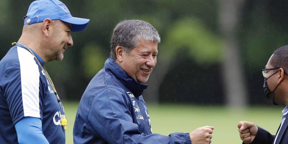 Hernán Bolillo Gómez es el nuevo entrenador de El Salvador