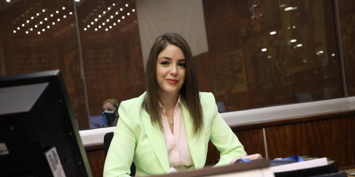 Mónica Palacios fue suspendida por 90 días tras acusaciones contra Noboa y Valbonesi