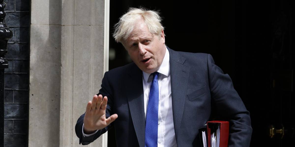 Johnson despide a uno de los ministros que había pedido su dimisión