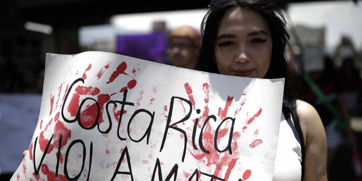 Activistas piden declarar emergencia por la violencia a las mujeres en Costa Rica