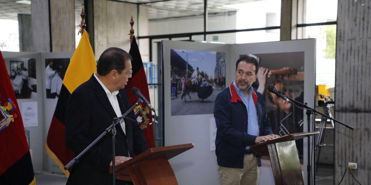 Pabel Muñoz y Santiago Guarderas conforman comisión para transición de la Alcaldía de Quito