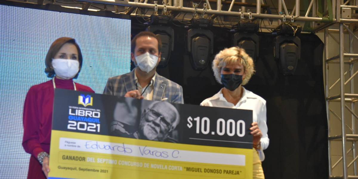 Se inauguró la Feria Internacional del Libro de Guayaquil, premiando al ganador del concurso Miguel Donoso Pareja