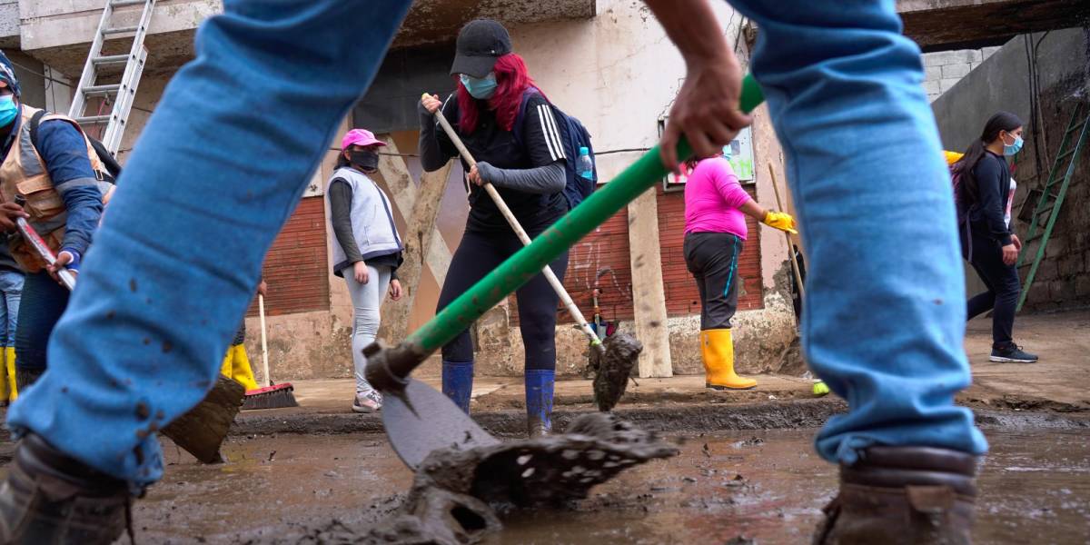 Van 82 familias identificadas para recibir bono de contingencia por aluvión en Quito