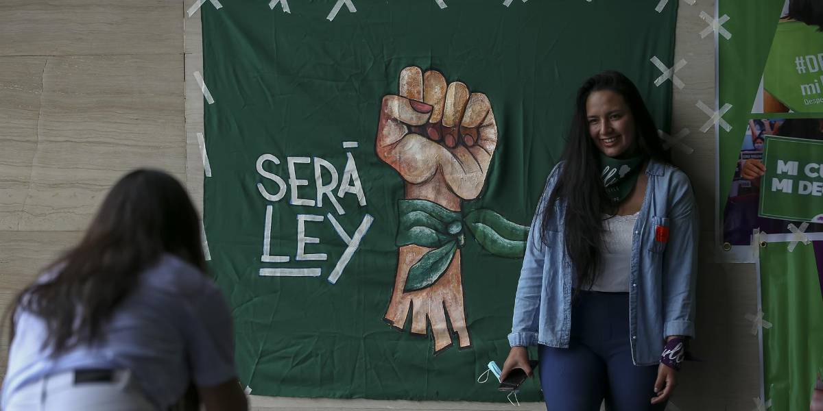 Feministas rechazan veto a ley de aborto y anuncian acciones