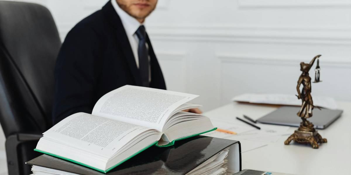 Judicatura de Loja investigará a juez que dispuso presentaciones periódicas a 16 militares acusados de contrabando