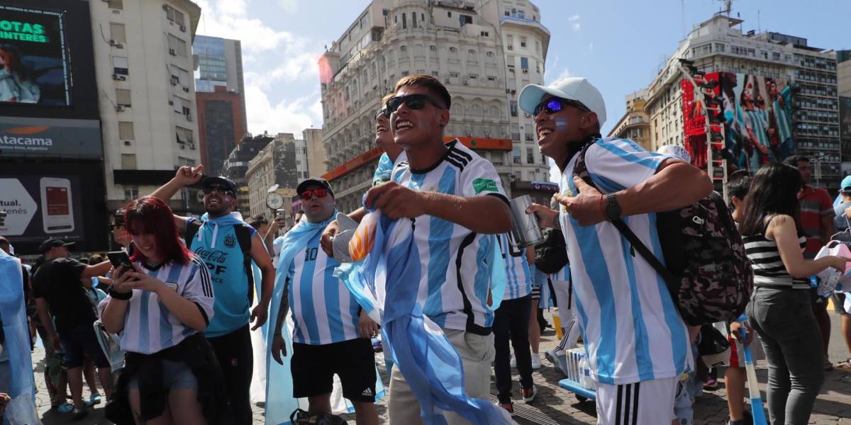 Argentina se pinta de albiceleste con un mar de hinchas en las calles apoyando a la selección