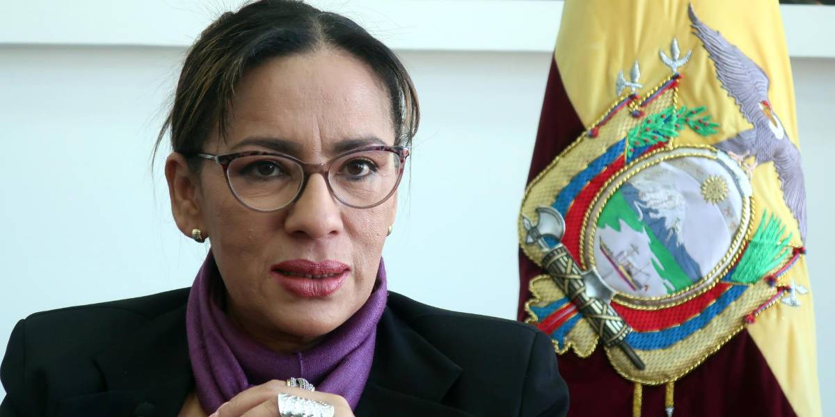 La ministra de Gobierno acusa al correísmo de estar detrás de las protestas por el alza del diésel