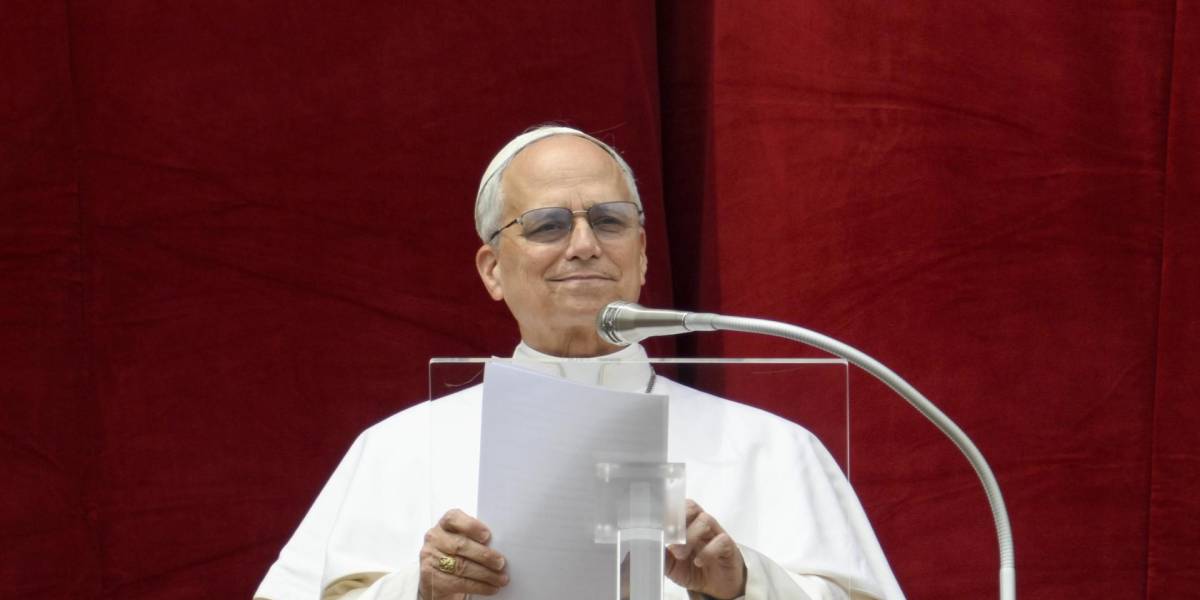 El Papa León XIV entona su primer Regina Coeli y clama por la paz en Ucrania y Gaza