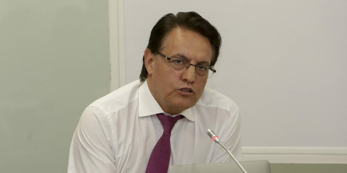 Fernando Villavicencio en la Comisión de Fiscalización de la Asamblea en una foto del 24 de junio de 2019