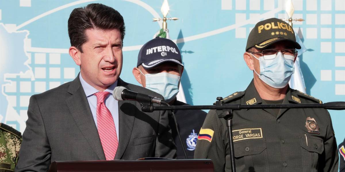 Decomisan más de 2,4 toneladas de cocaína en aguas del Caribe colombiano