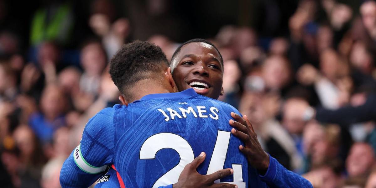 El Chelsea, con goles de Moisés Caicedo y de Estevao, derrotó al Liverpool