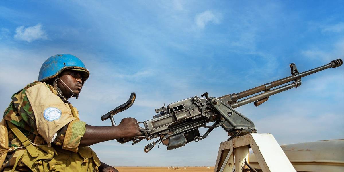 Un ataque atribuido a Al Qaeda deja 49 civiles y 15 militares muertos en Mali