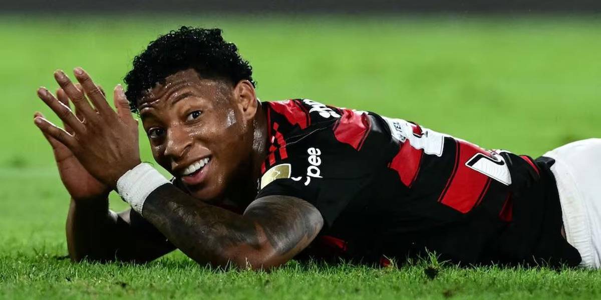 Gonzalo Plata sumó otra expulsión en Flamengo