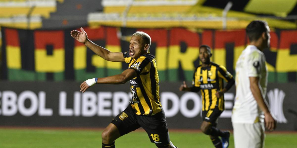 Barcelona pierde, pero sigue líder en Libertadores