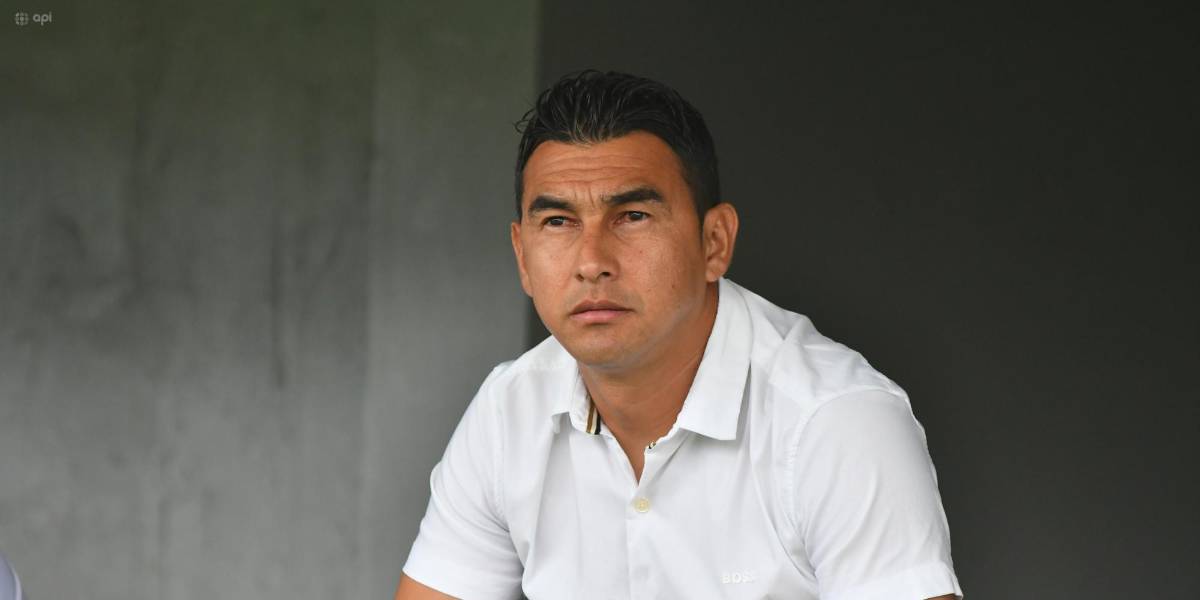 Manta FC despidió a Efrén Mera y ya tiene a su reemplazo