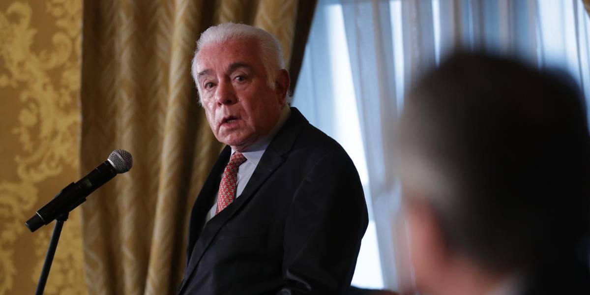 La Comisión de Fiscalización recomienda el juicio político contra Fernando Santos Alvite, exministro de Energía