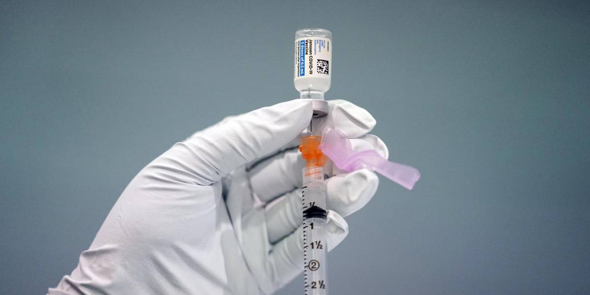 En Estados Unidos ponen vacunas de Pfizer o Moderna sobre la de Johnson &amp; Johnson