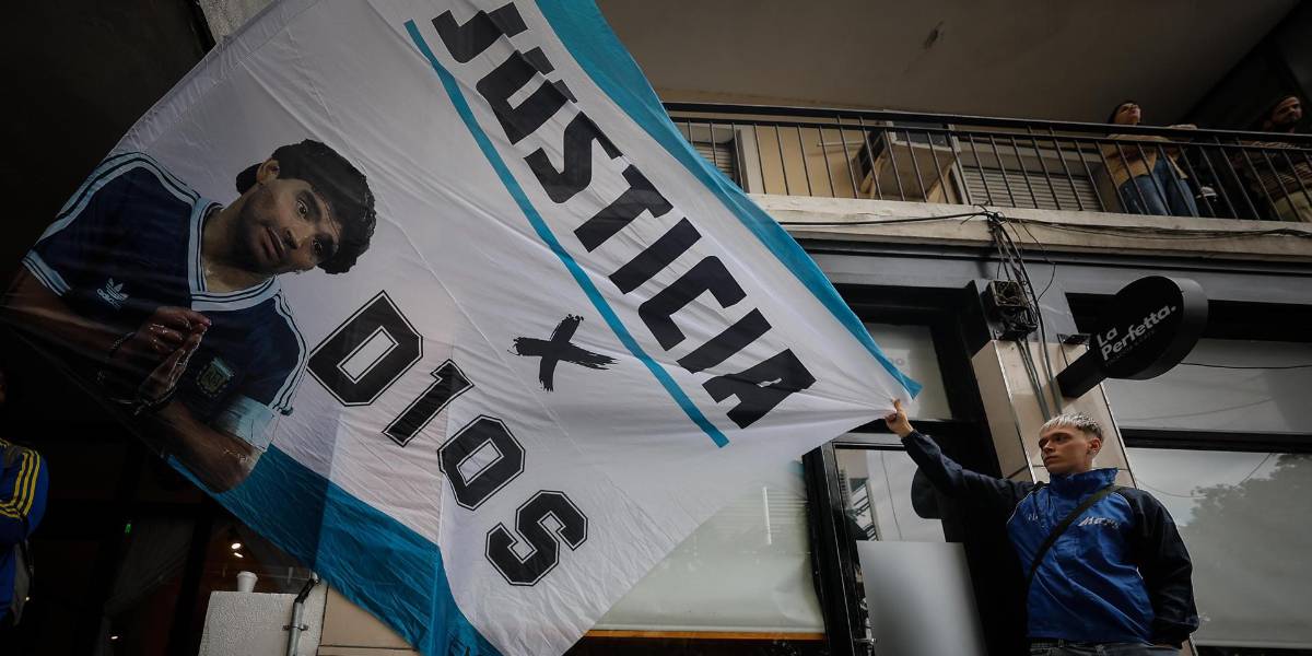 Argentina: Procesan a dos hermanas de Maradona por administración fraudulenta de su marca comercial