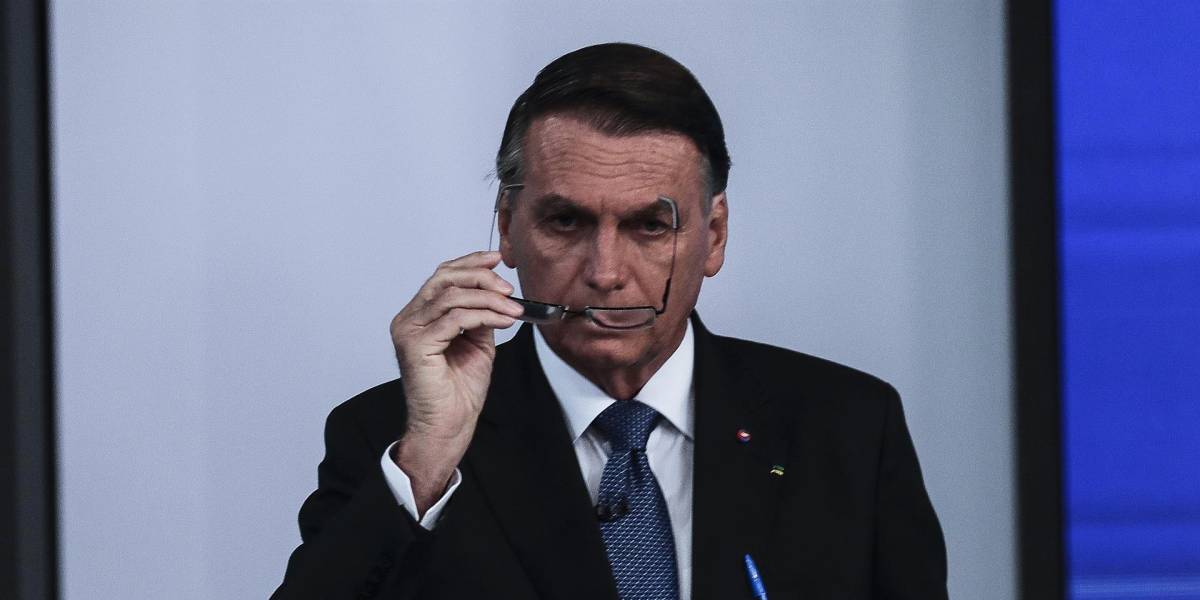 Silencio de Bolsonaro durante 24 horas mantiene en vilo a Brasil