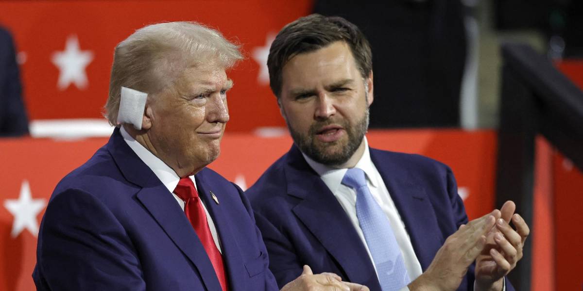 Trump reaparece con la oreja vendada en la convención republicana en Milwaukee