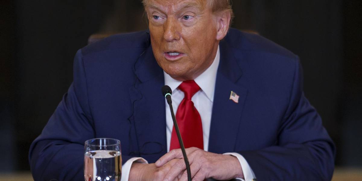 Donald Trump anuncia un arancel del 50 % a Brasil en represalia por el juicio a Jair Bolsonaro